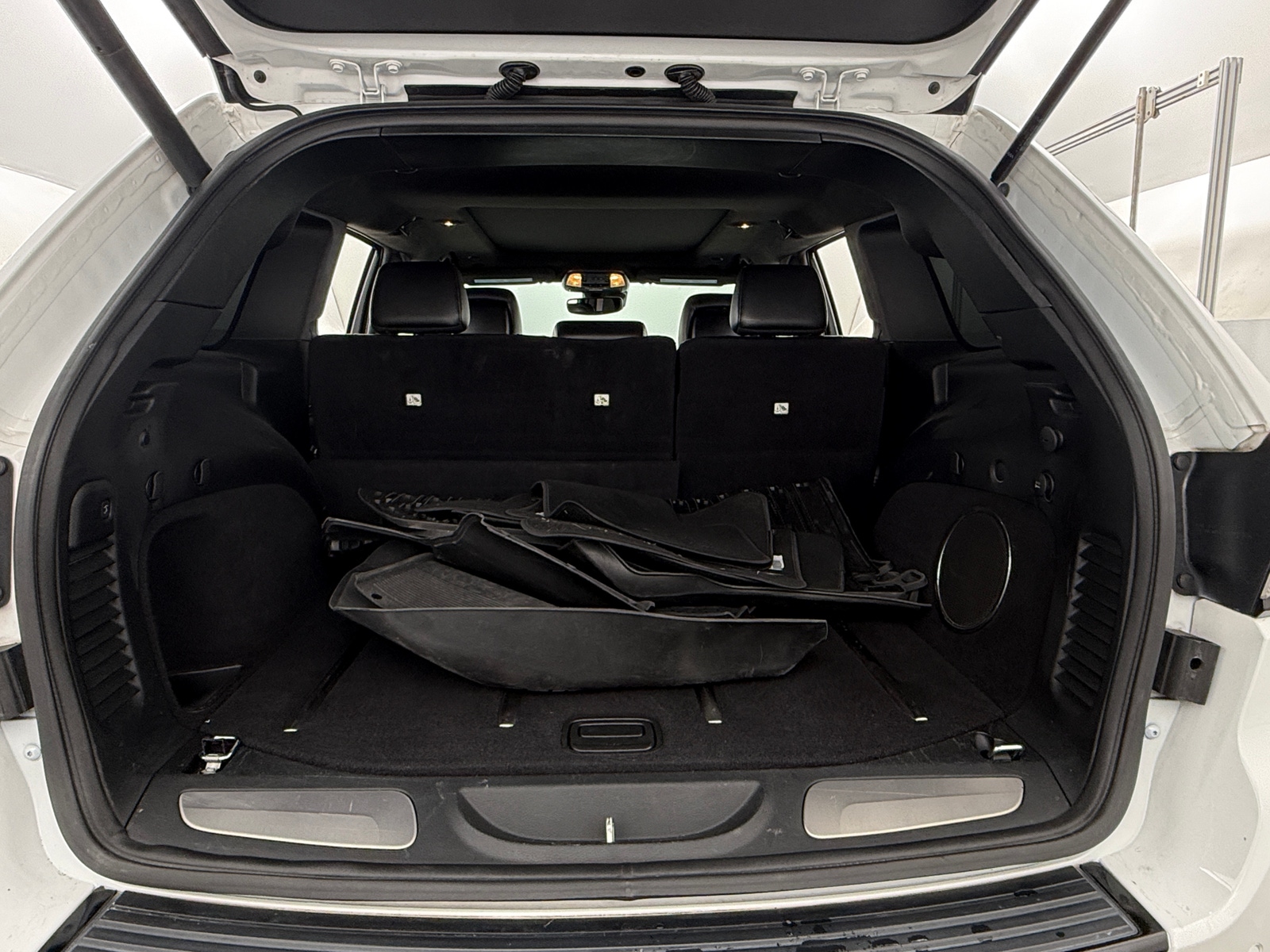 Thumbnail: 2017 Jeep Grand Cherokee - 6