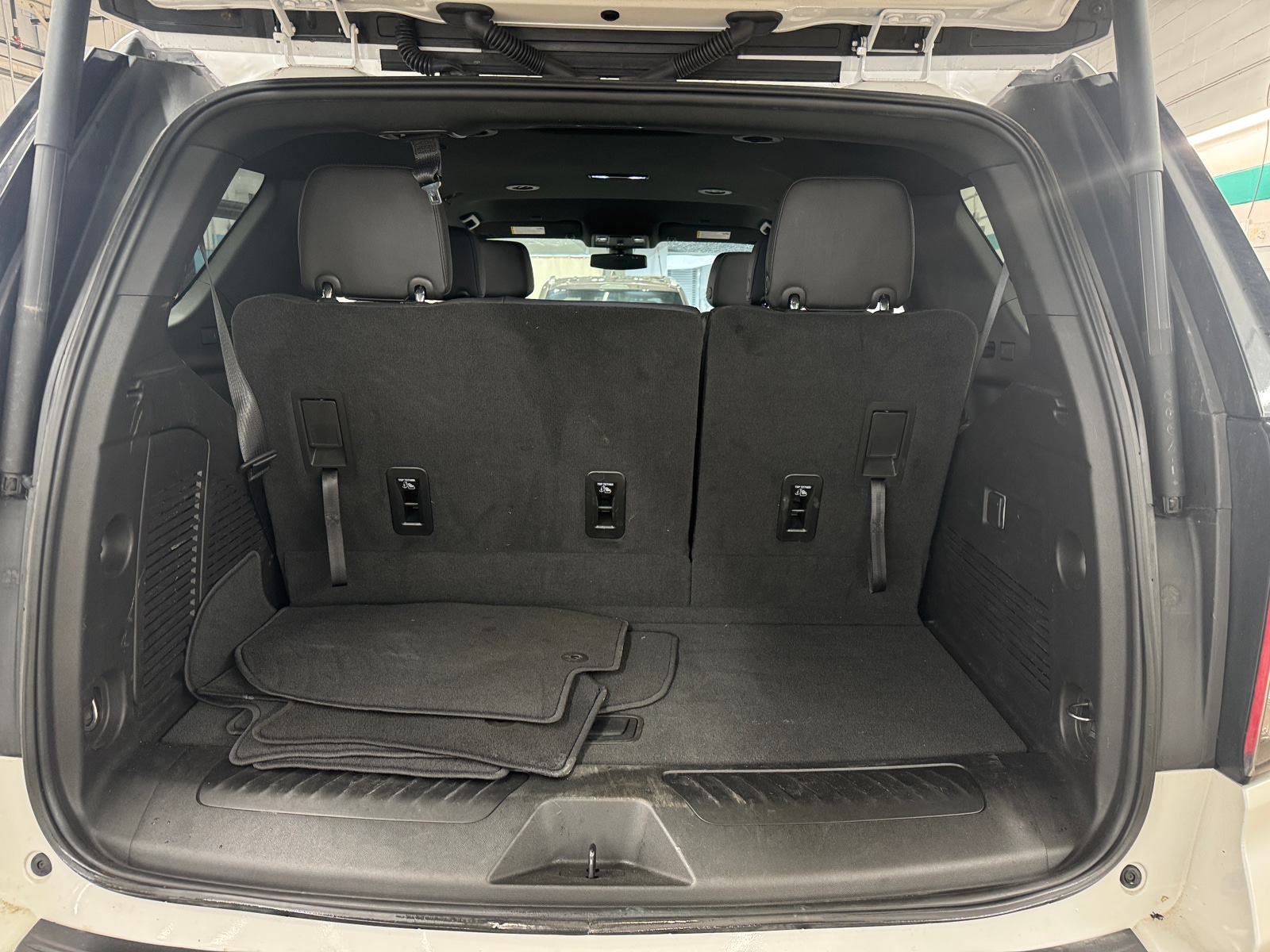 Thumbnail: 2022 Chevrolet Tahoe - 7