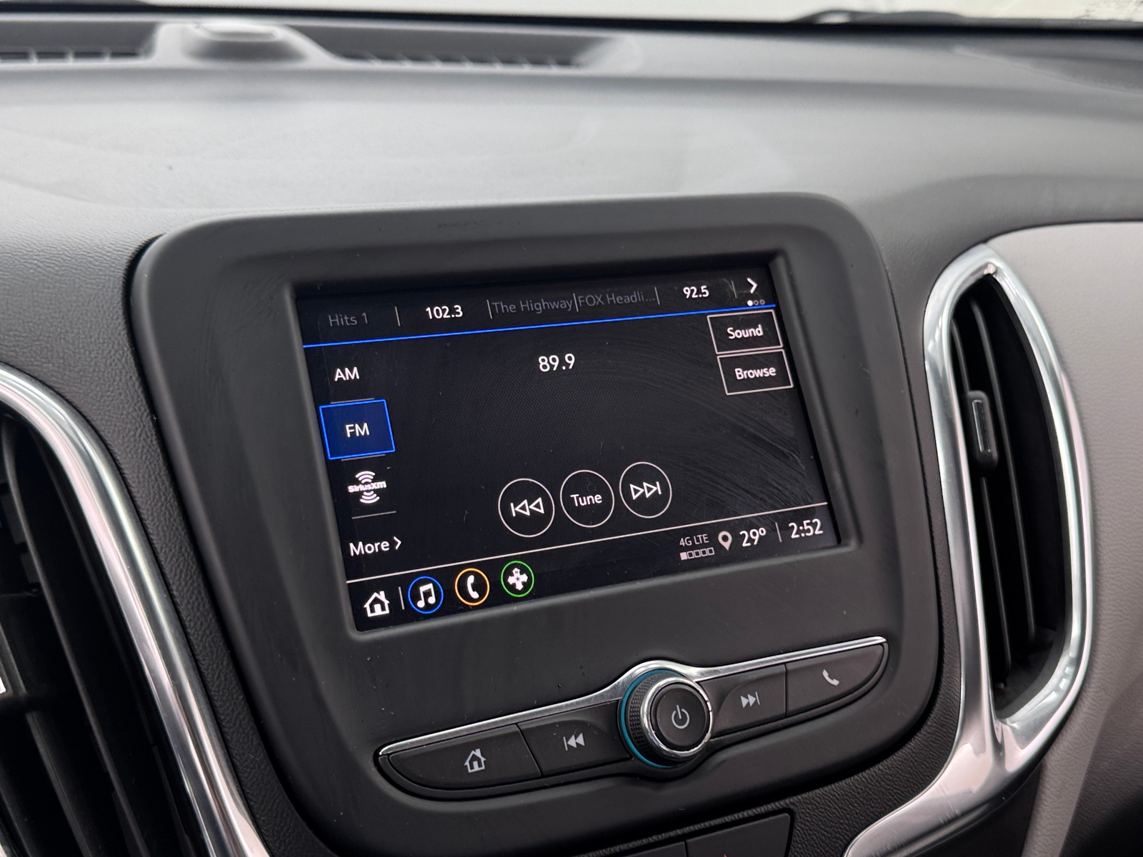 Thumbnail: 2022 Chevrolet Equinox - 4