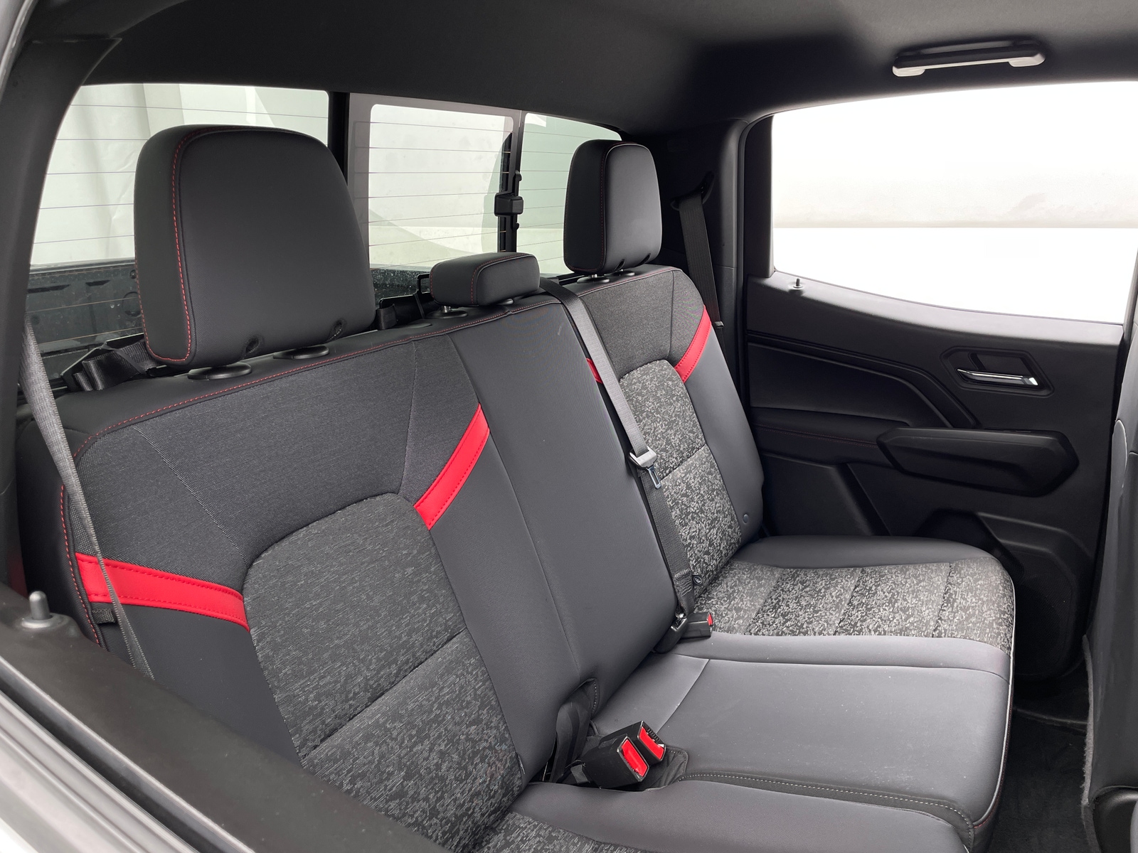 Thumbnail: 2024 Chevrolet Colorado - 5