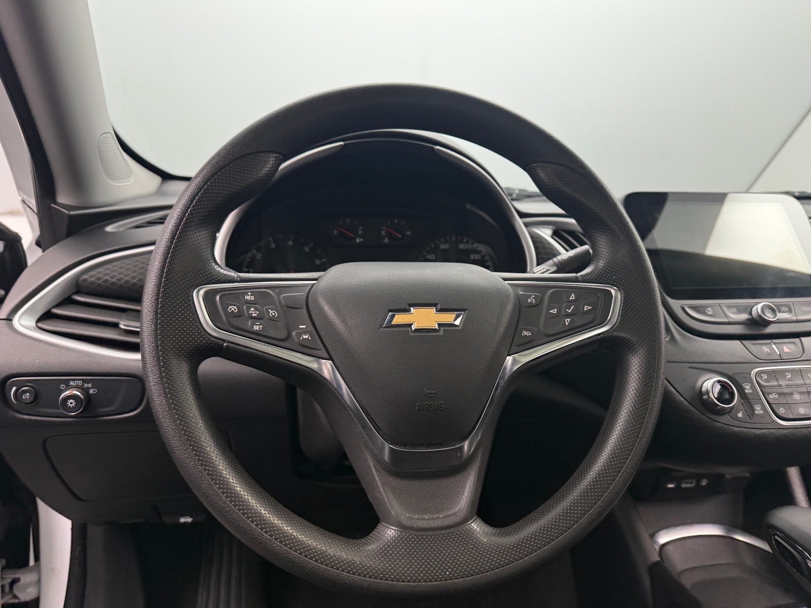 Thumbnail: 2024 Chevrolet Malibu - 5