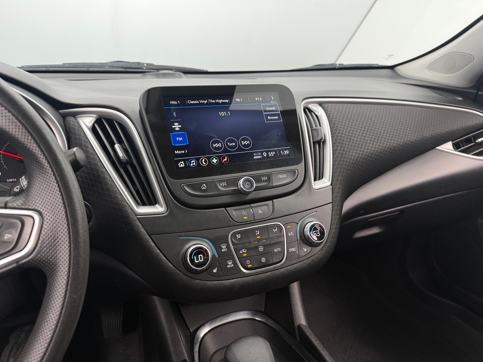 Thumbnail: 2024 Chevrolet Malibu - 4