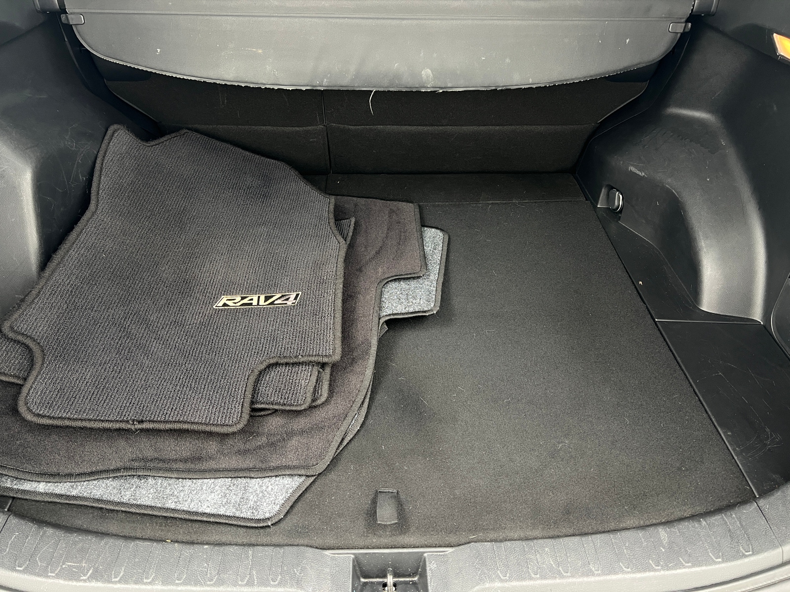 Thumbnail: 2019 Toyota RAV4 - 7