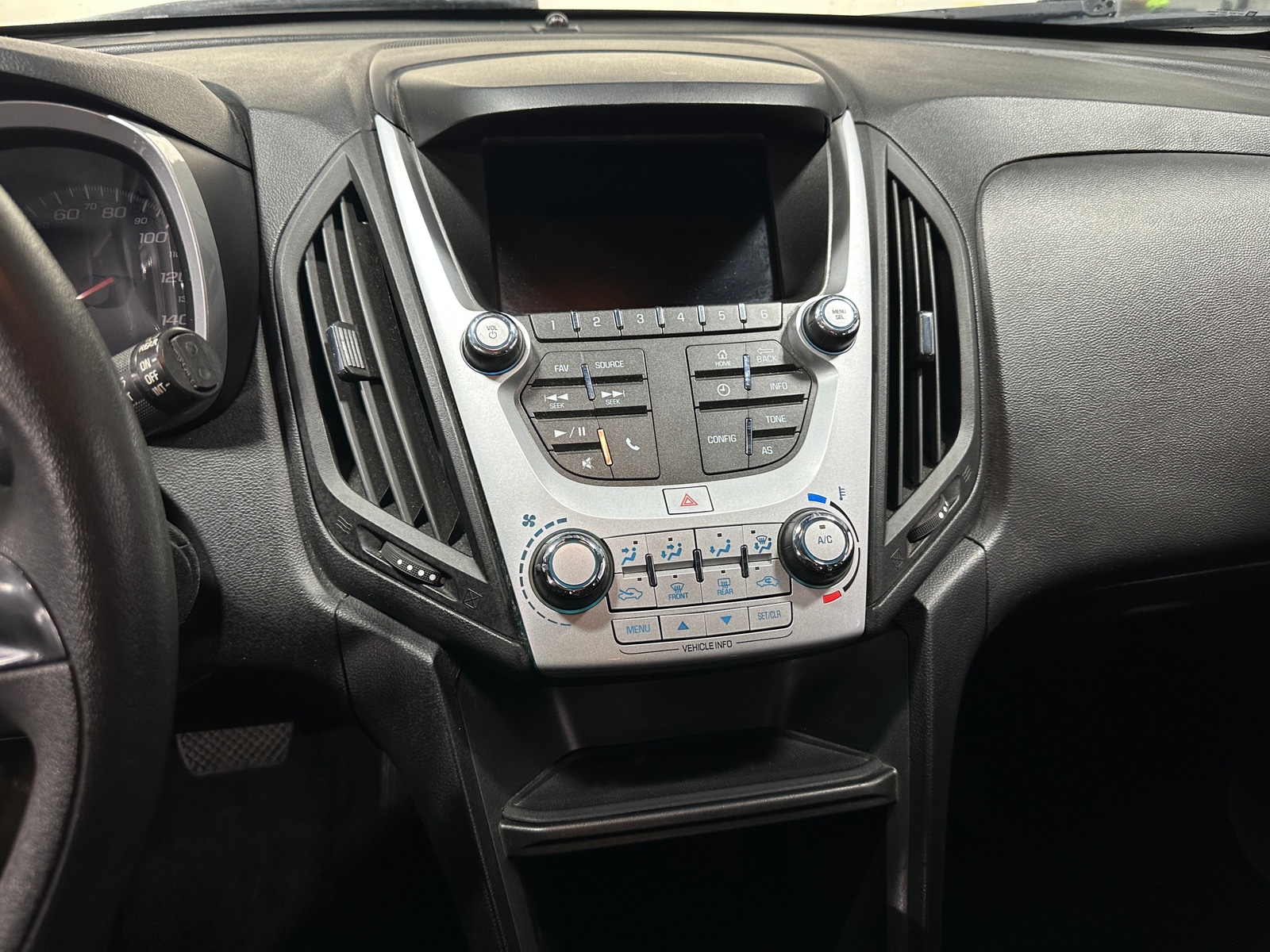 Thumbnail: 2017 Chevrolet Equinox - 4