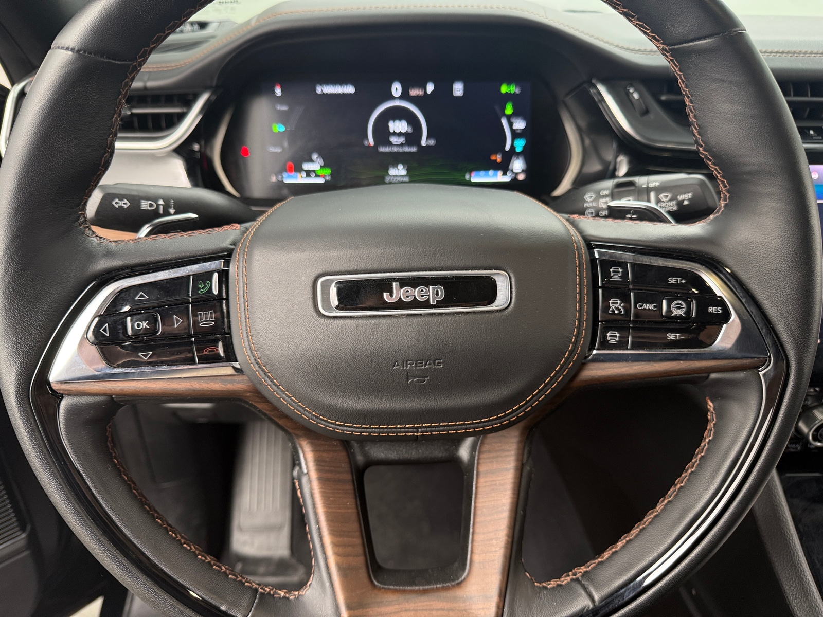 Thumbnail: 2023 Jeep Grand Cherokee - 4