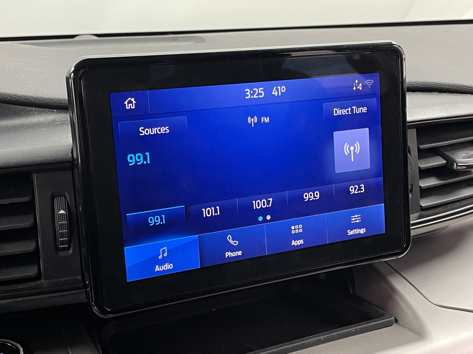 Thumbnail: 2021 Ford Explorer - 4