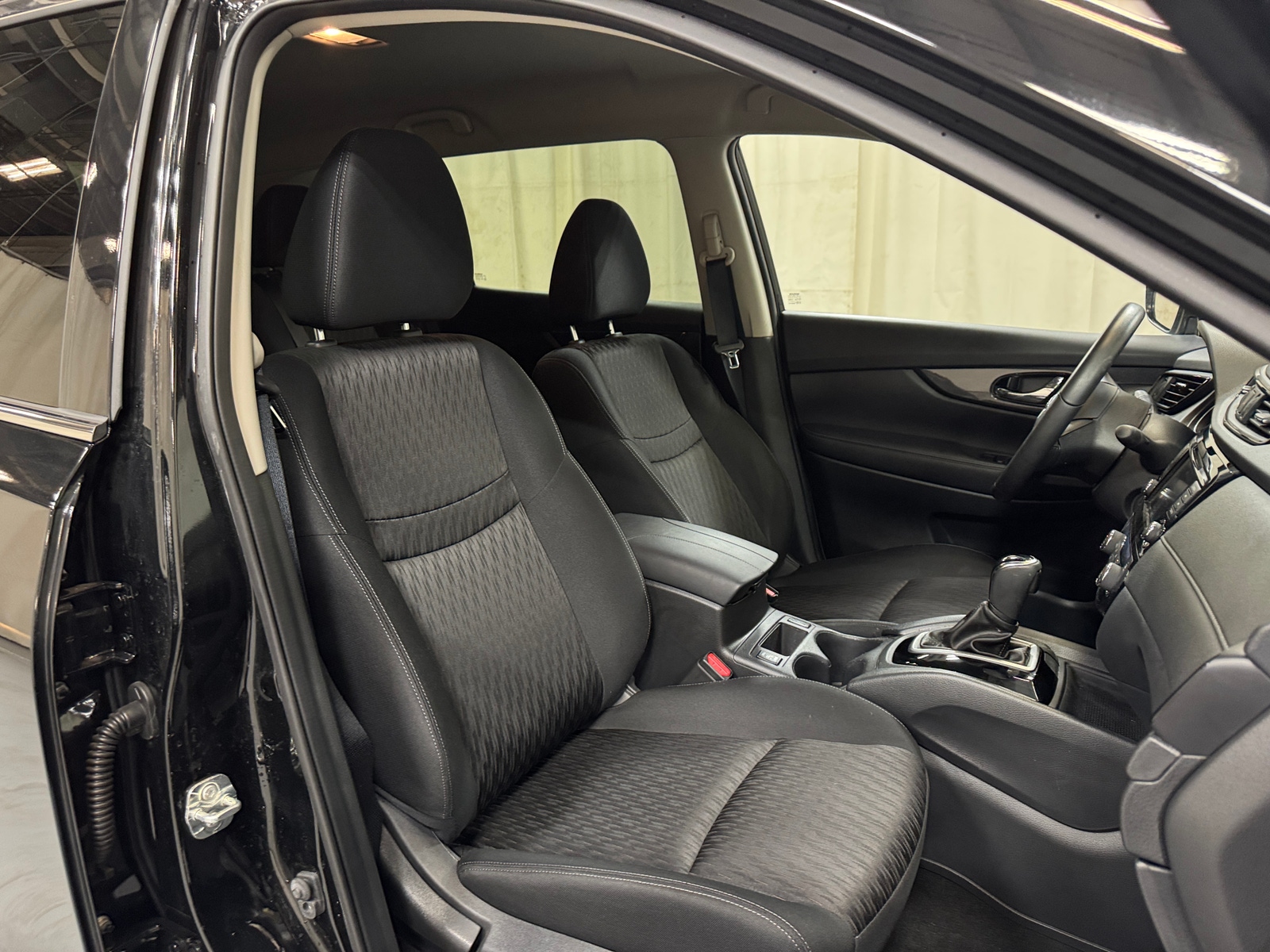 Thumbnail: 2018 Nissan Rogue - 2