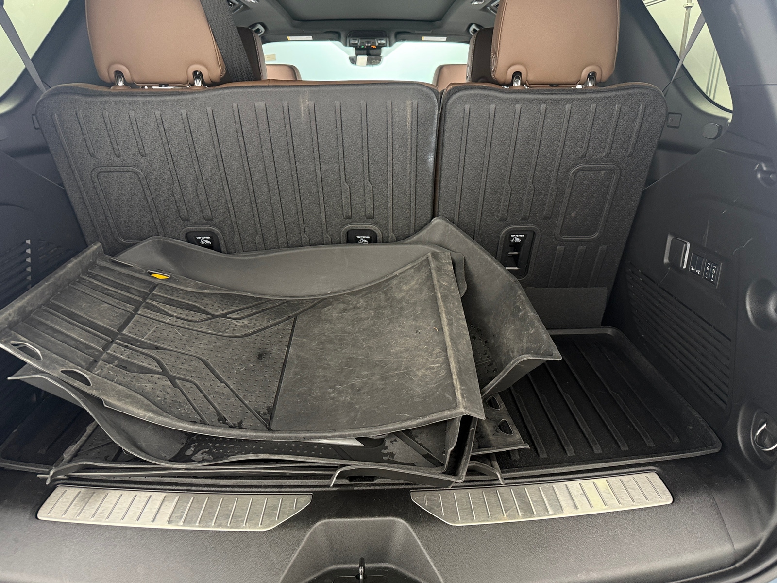 Thumbnail: 2025 Chevrolet Tahoe - 6