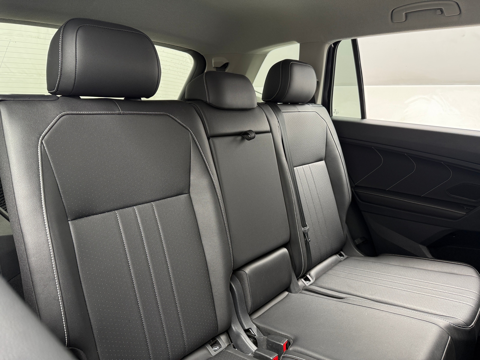 Thumbnail: 2023 Volkswagen Tiguan - 6