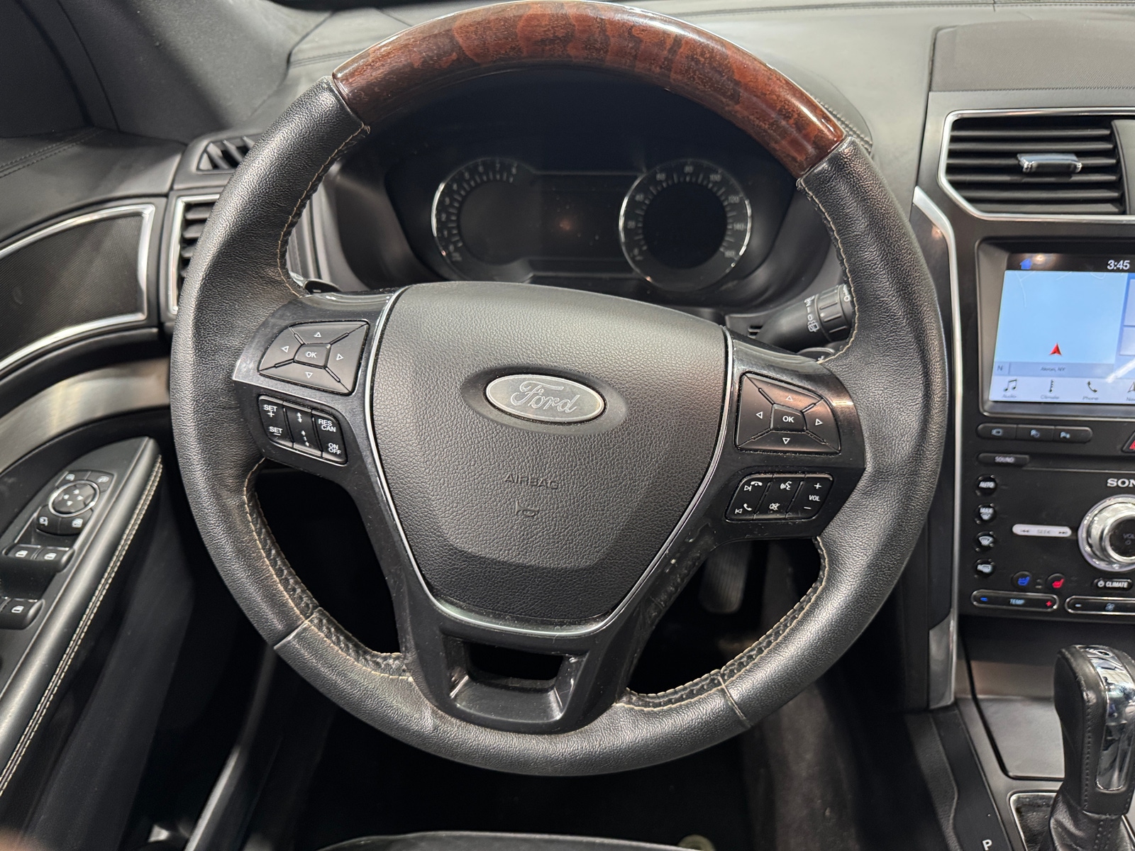 Thumbnail: 2019 Ford Explorer - 4