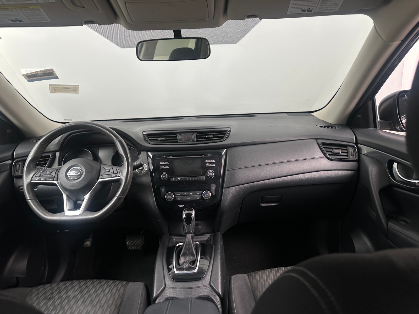 Thumbnail: 2017 Nissan Rogue - 3