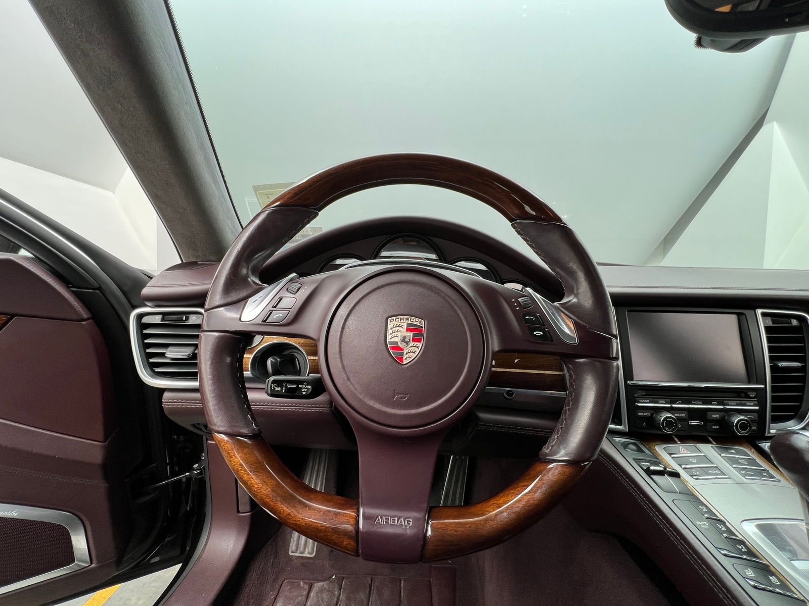 Thumbnail: 2011 Porsche Panamera - 4