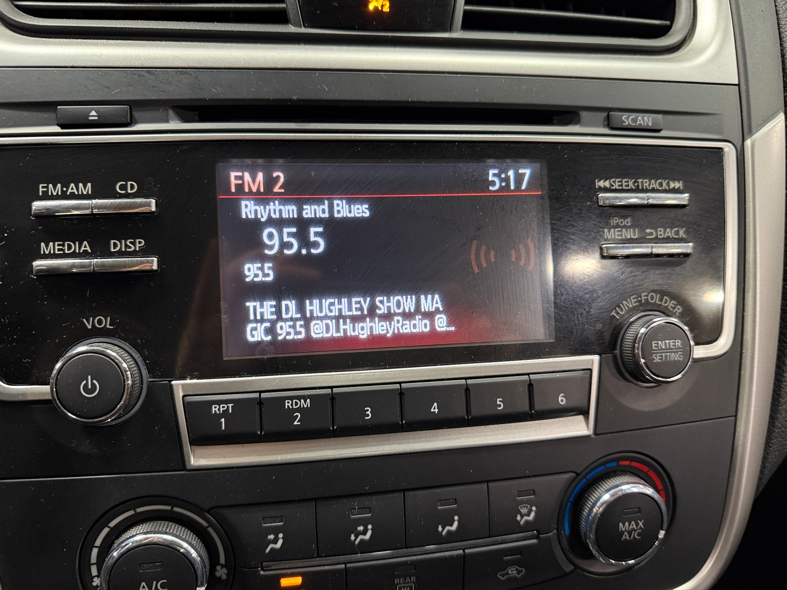 Thumbnail: 2017 Nissan Altima - 4