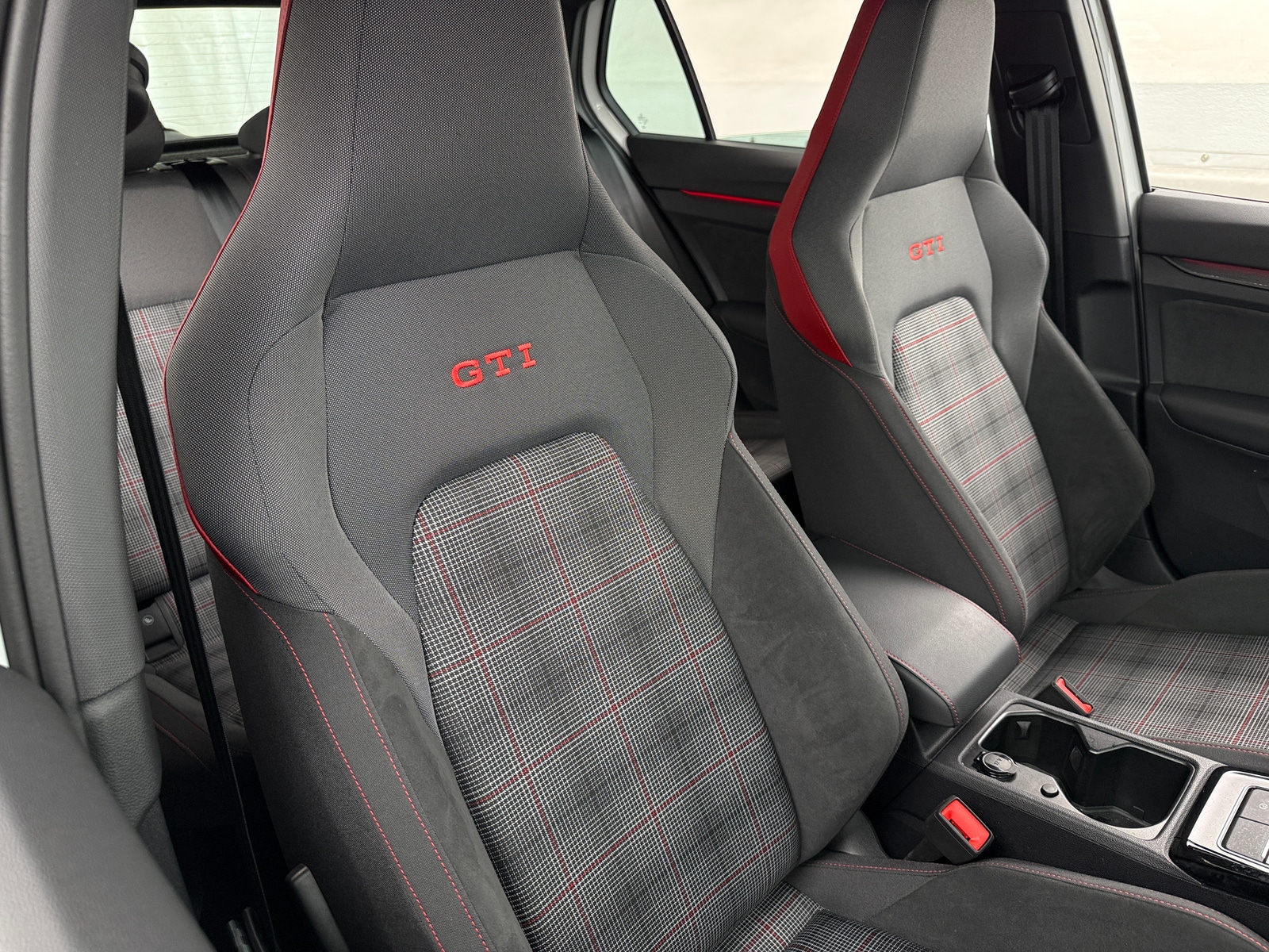 Thumbnail: 2024 Volkswagen Golf - 2