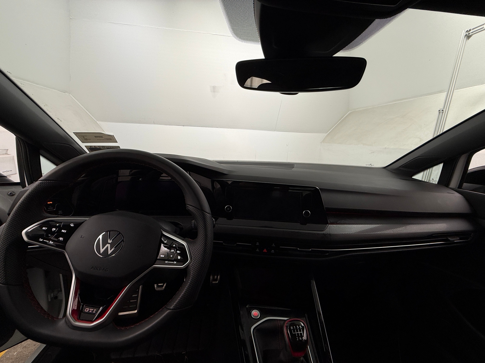 Thumbnail: 2024 Volkswagen Golf - 3