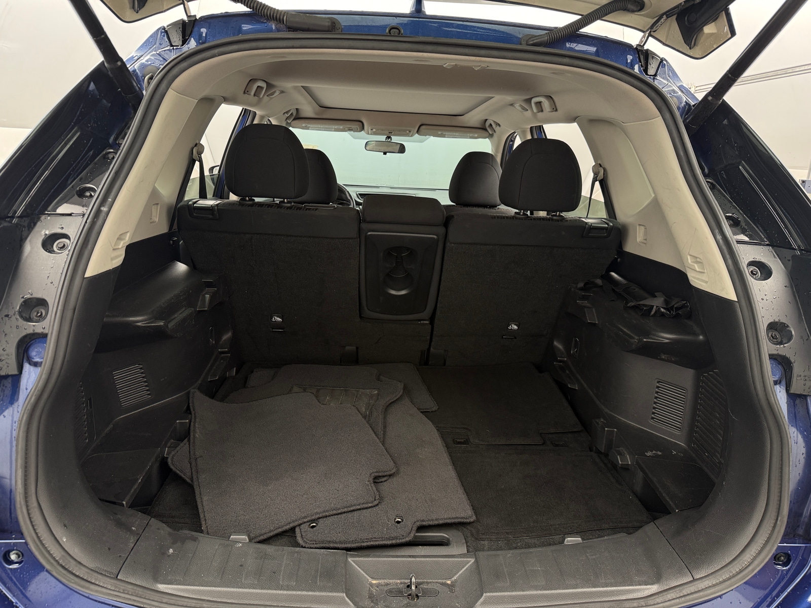 Thumbnail: 2017 Nissan Rogue - 7