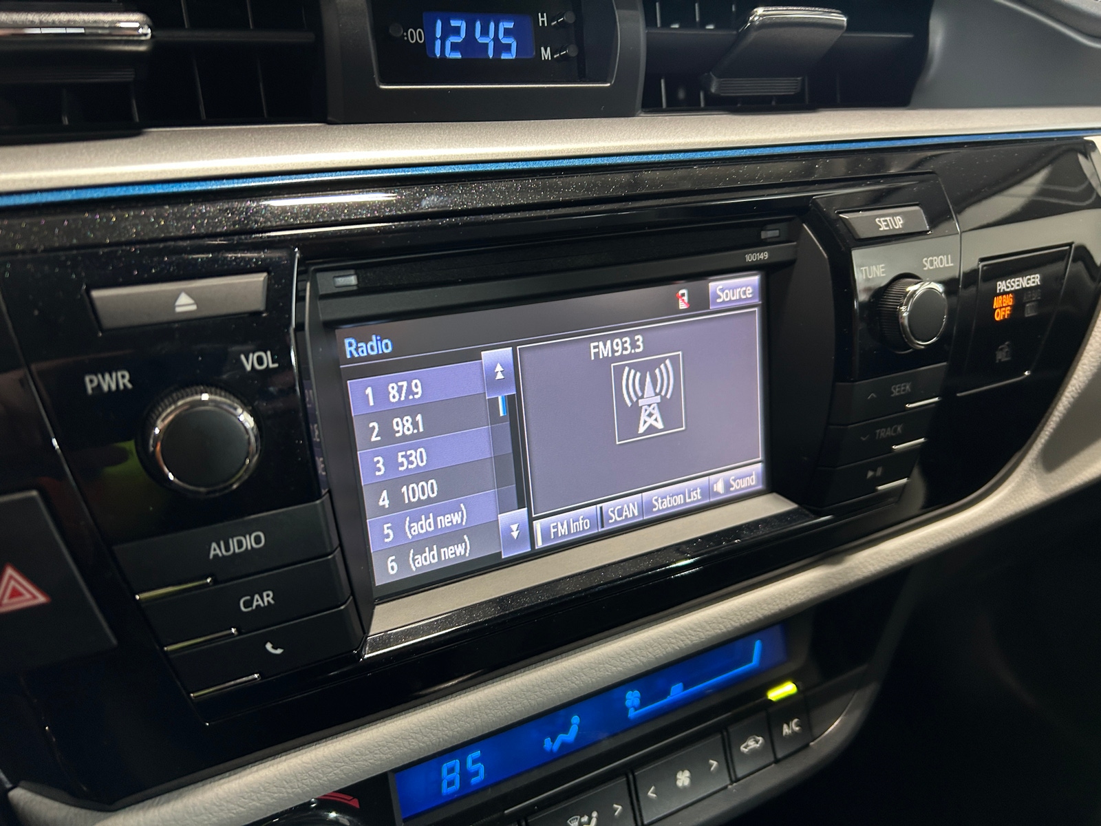 Thumbnail: 2015 Toyota Corolla - 4