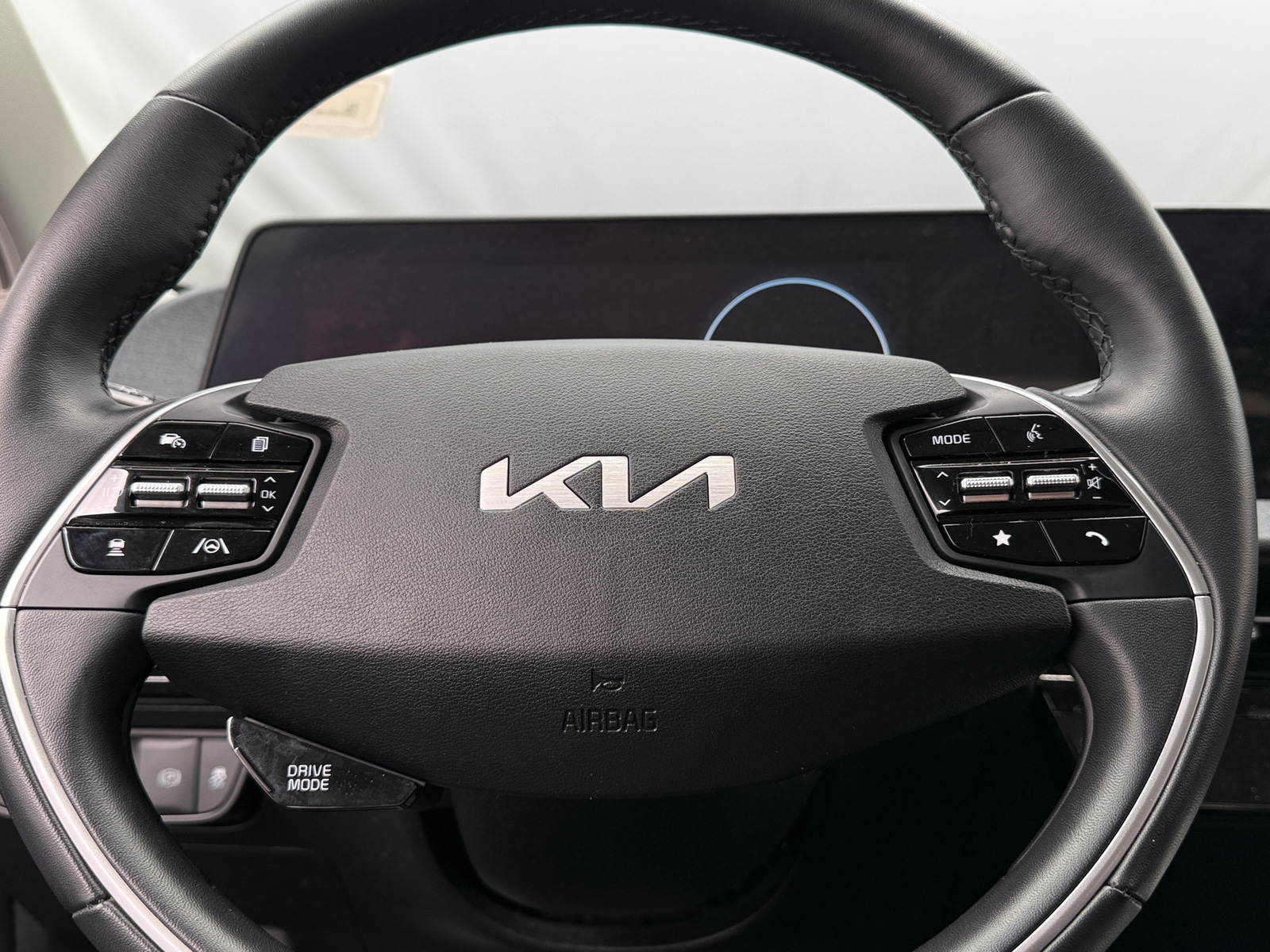 Thumbnail: 2023 Kia EV6 - 4