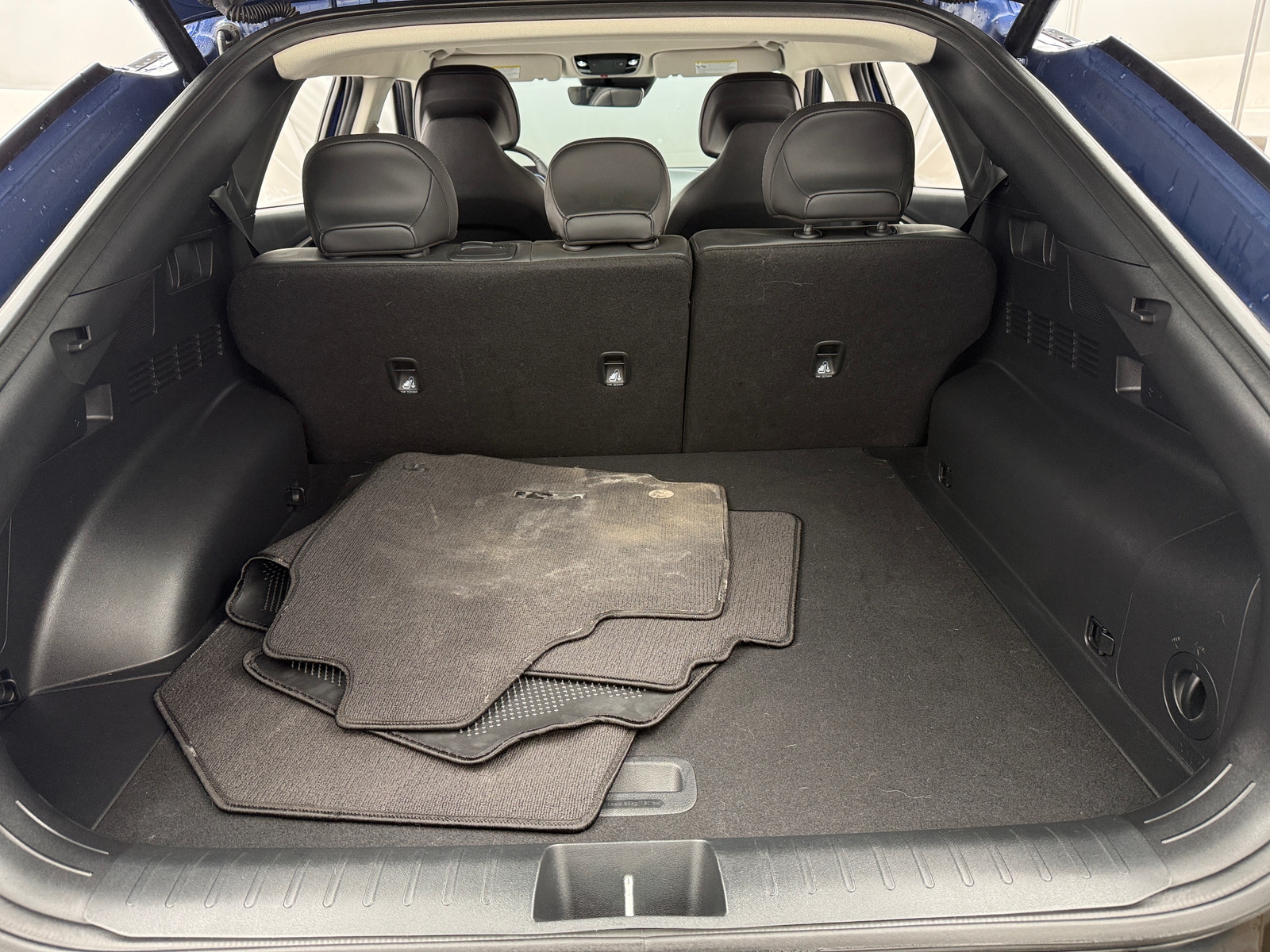 Thumbnail: 2023 Kia EV6 - 6