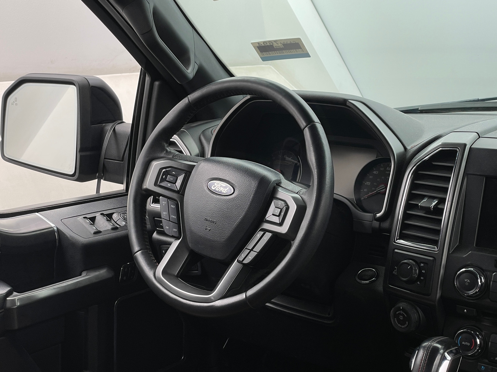 Thumbnail: 2018 Ford Econoline - 4