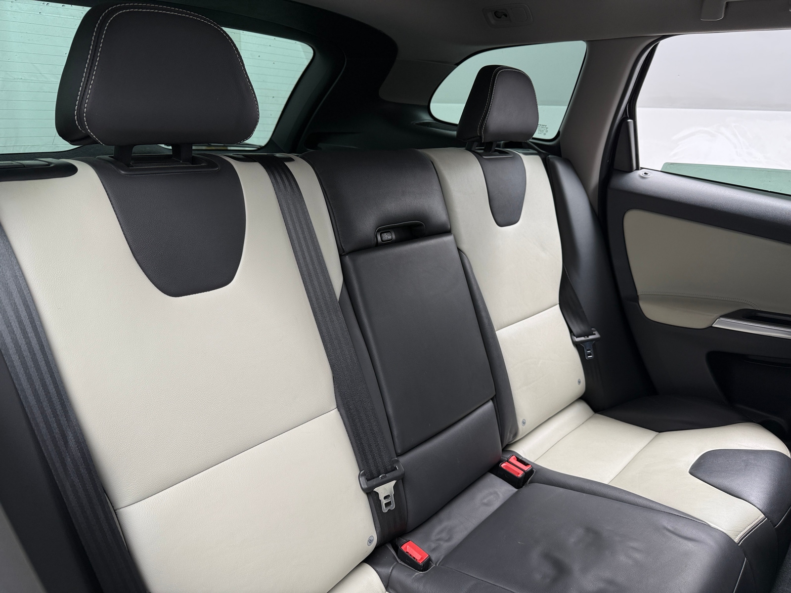 Thumbnail: 2017 Volvo XC60 - 5