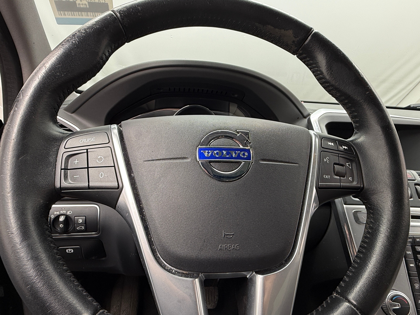 Thumbnail: 2017 Volvo XC60 - 4