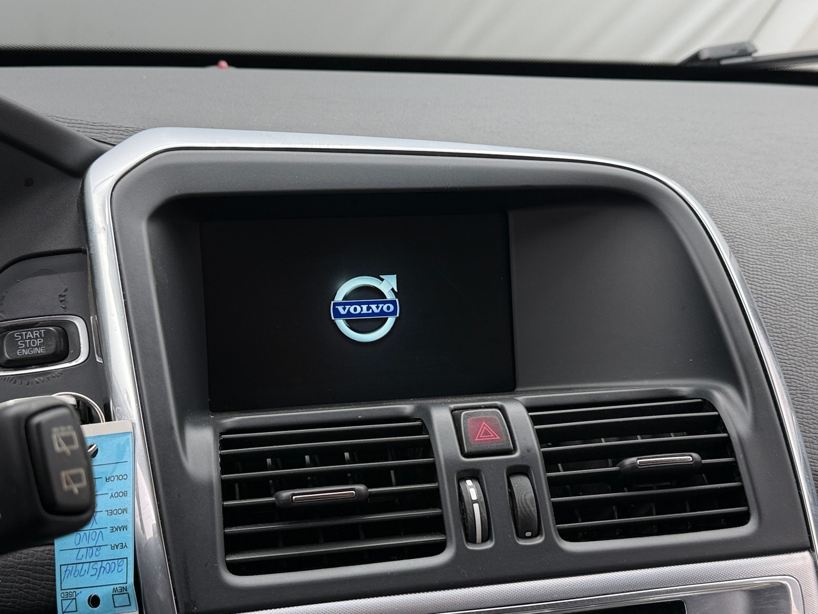 Thumbnail: 2017 Volvo XC60 - 3