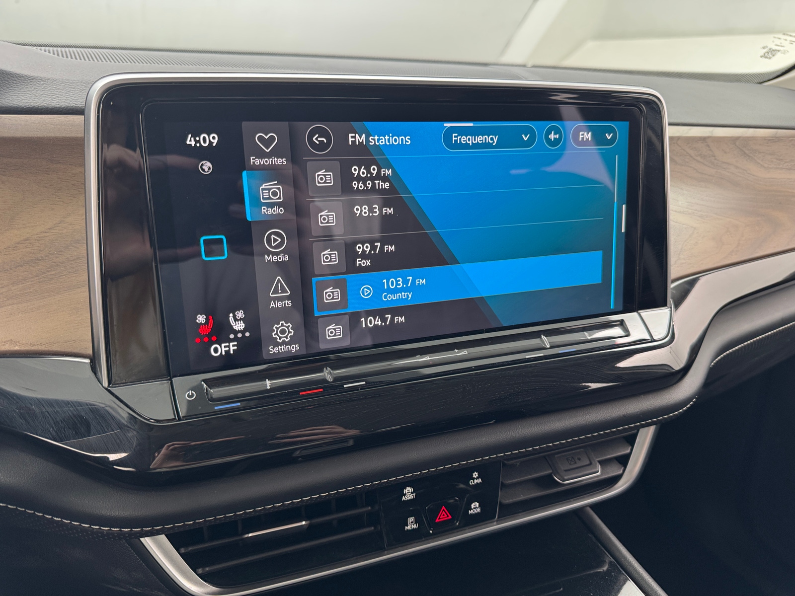 Thumbnail: 2025 Volkswagen Atlas - 3