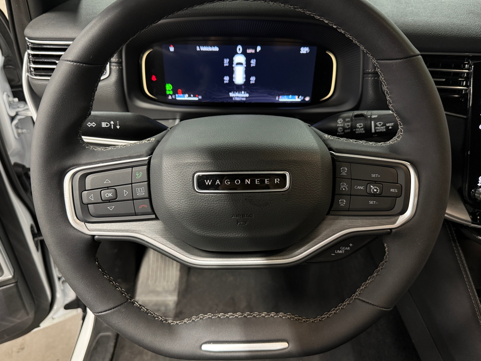 Thumbnail: 2025 Jeep Wagoneer - 4