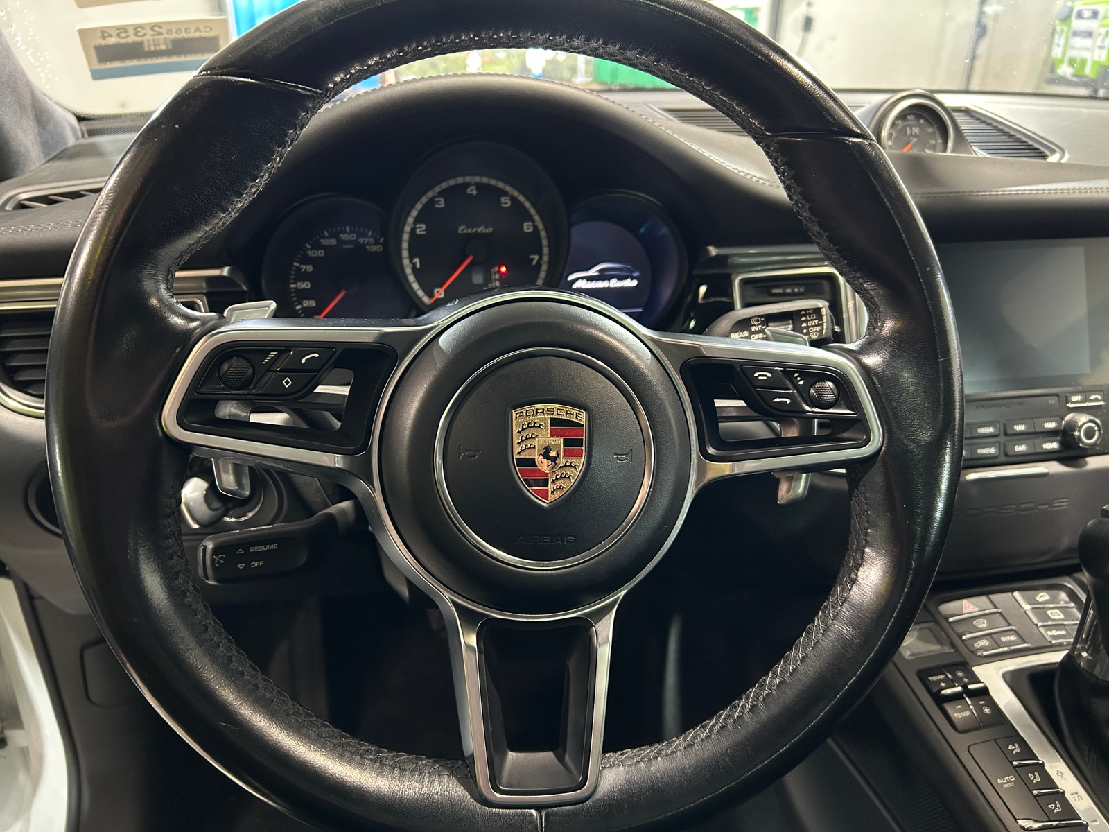 Thumbnail: 2017 Porsche Macan - 4