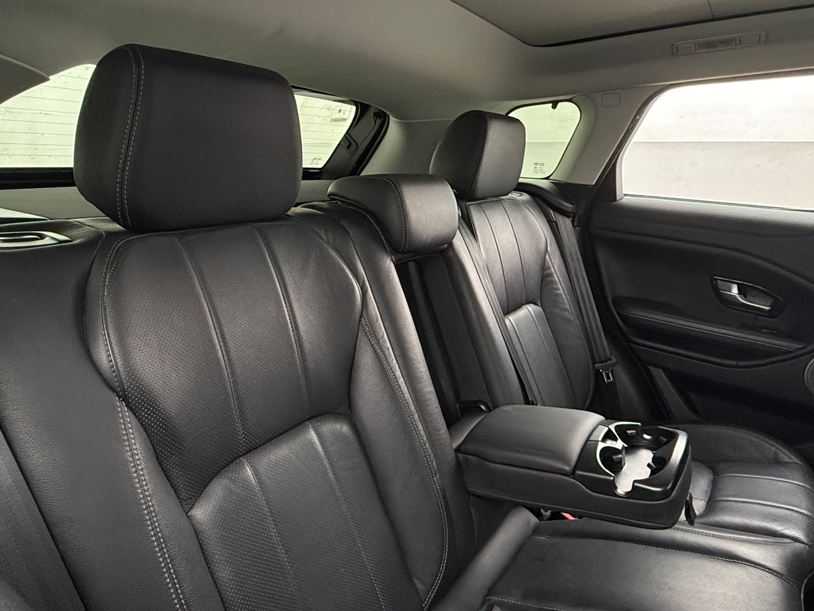 Thumbnail: 2017 Land Rover Range Rover Evoque - 5