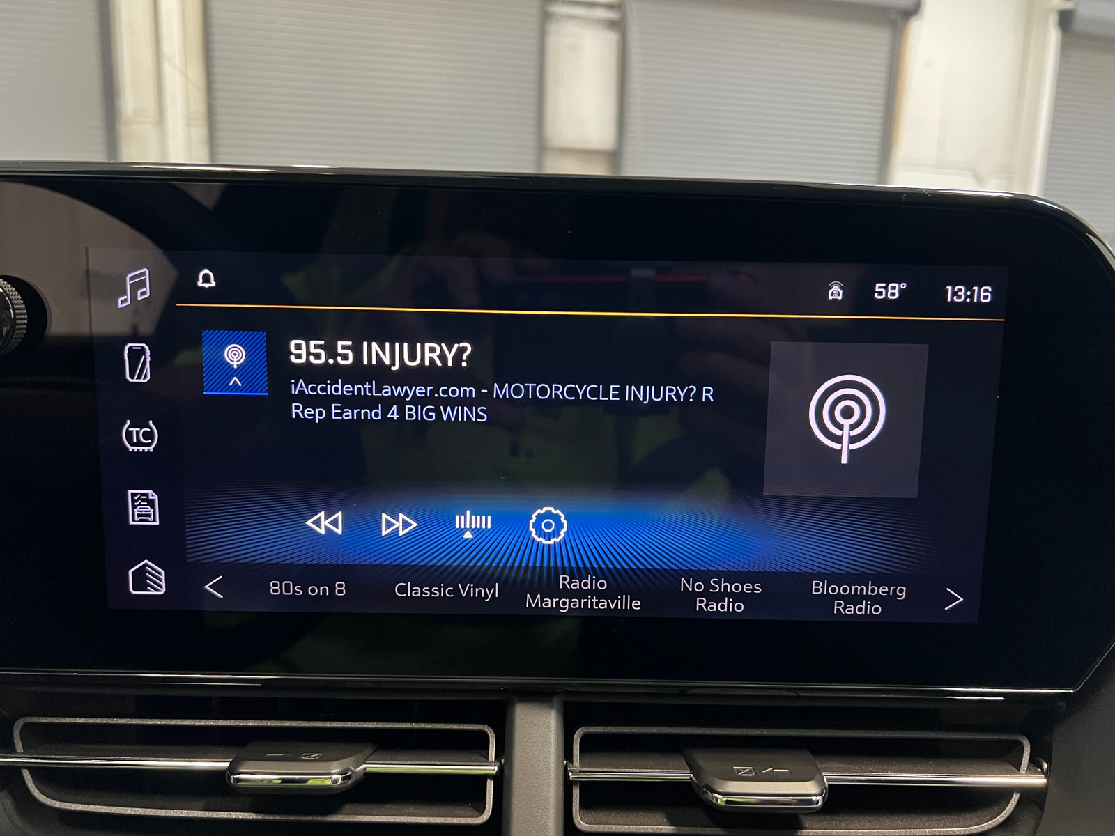 Thumbnail: 2025 Chevrolet Trax - 4