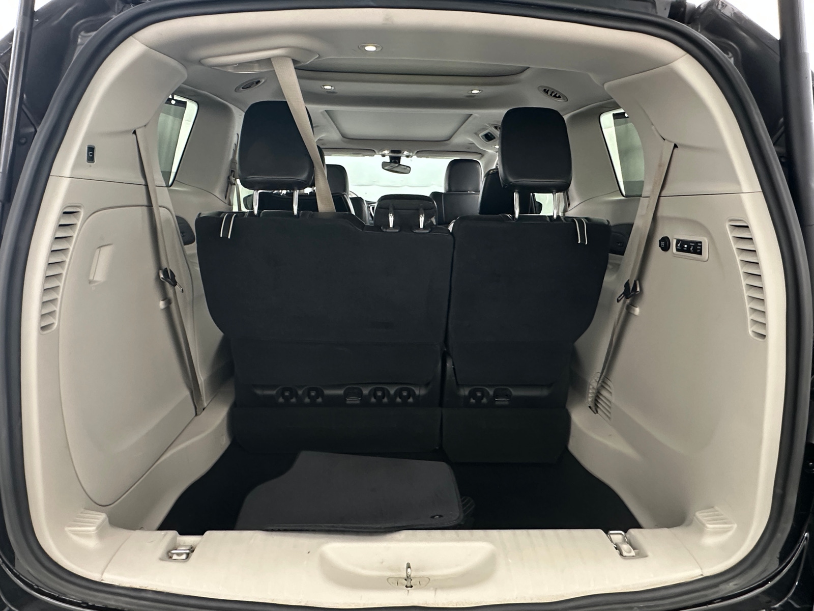 Thumbnail: 2019 Chrysler Pacifica - 6