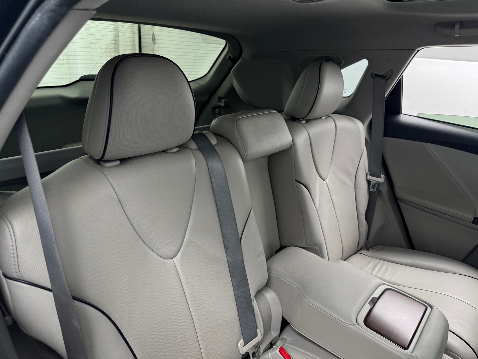 Thumbnail: 2011 Toyota Venza - 6