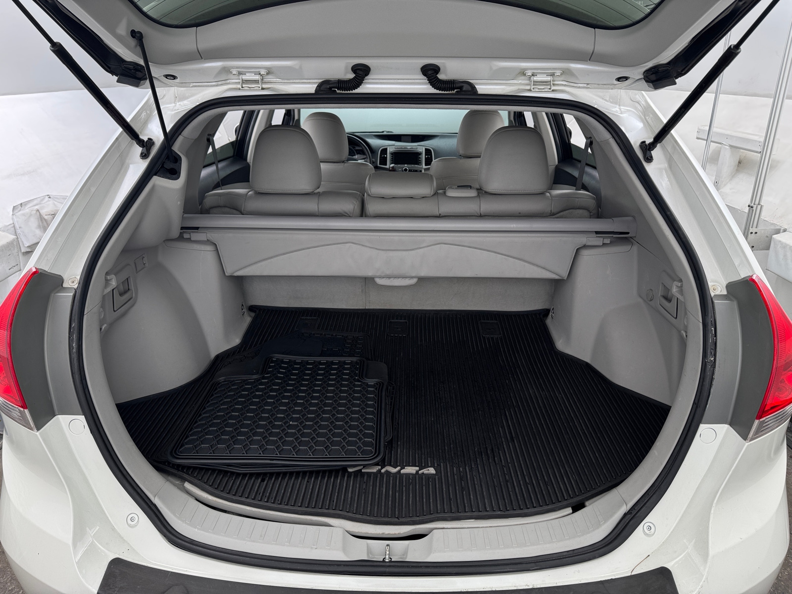 Thumbnail: 2011 Toyota Venza - 7