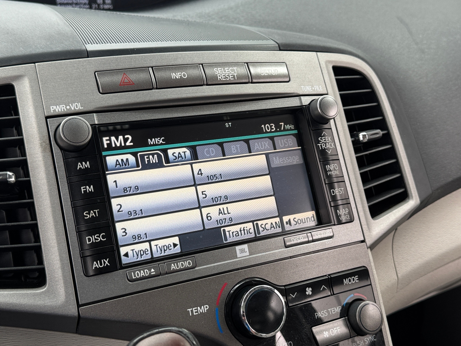 Thumbnail: 2011 Toyota Venza - 4