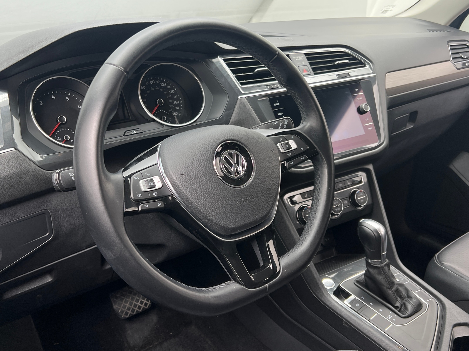 Thumbnail: 2019 Volkswagen Tiguan - 4