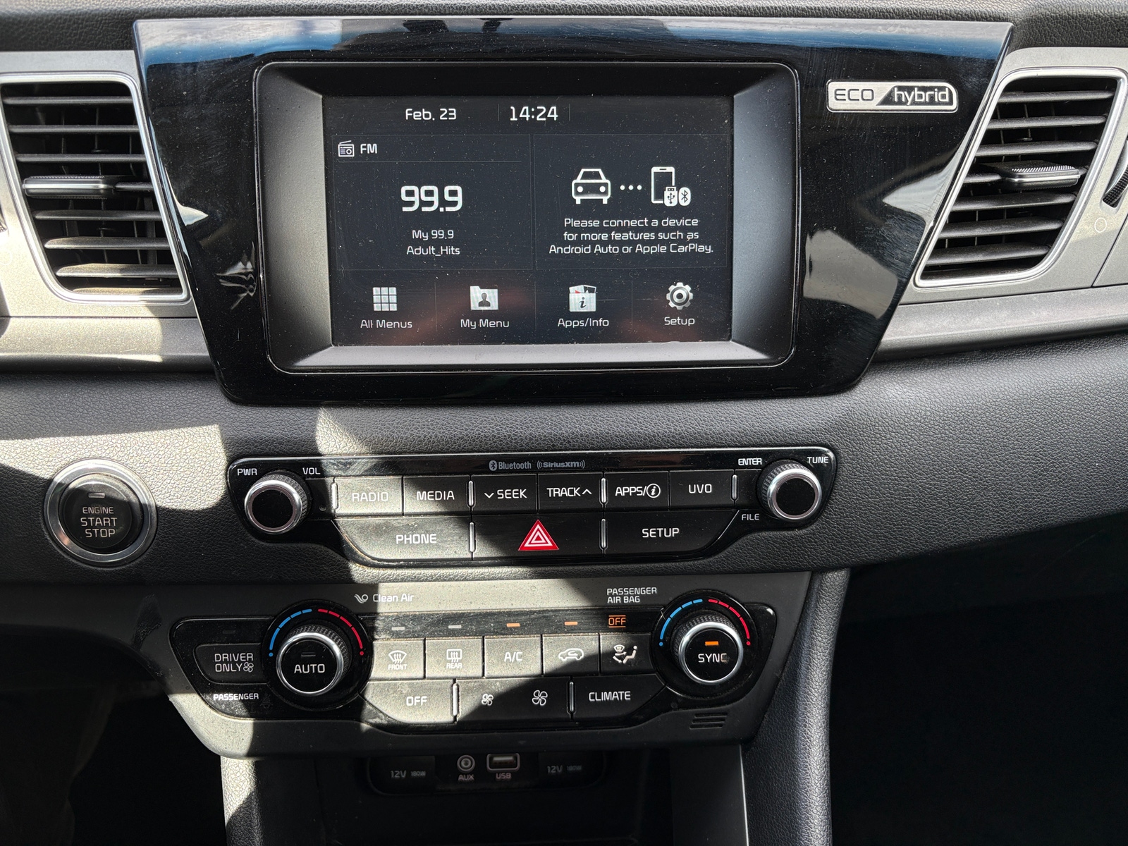 Thumbnail: 2018 Kia Niro - 4