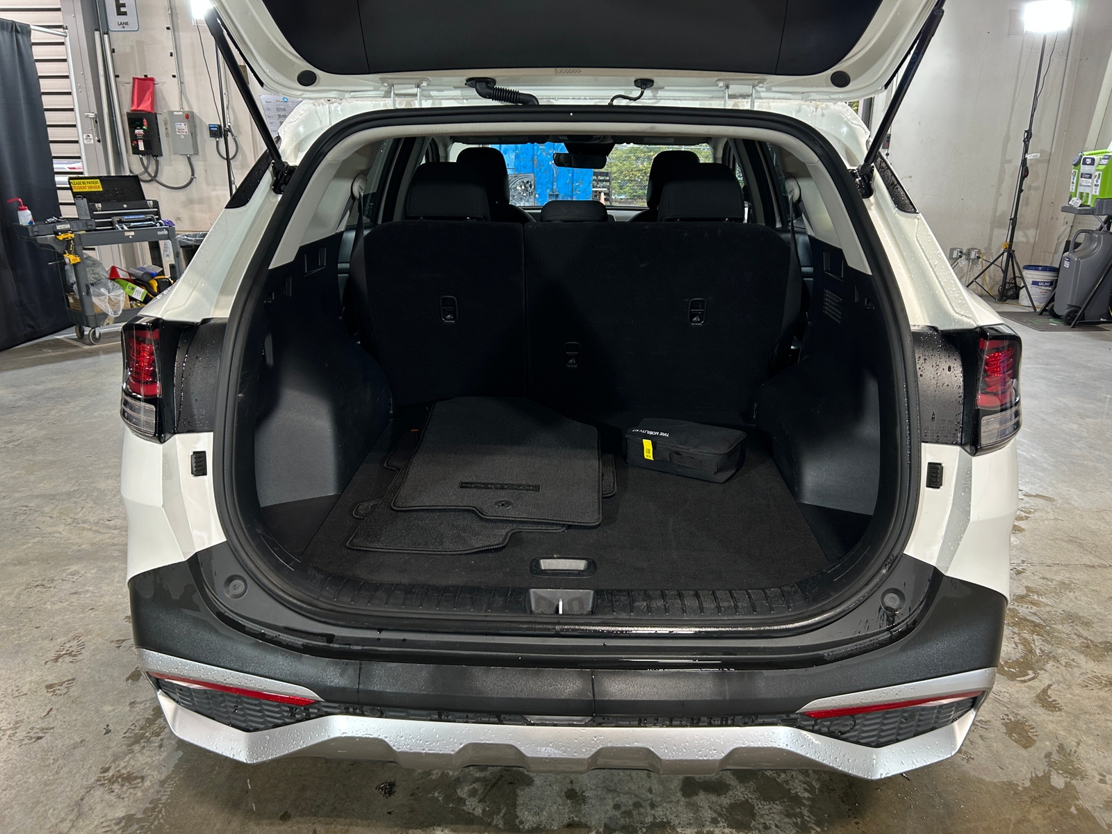 Thumbnail: 2025 Kia Sportage - 7