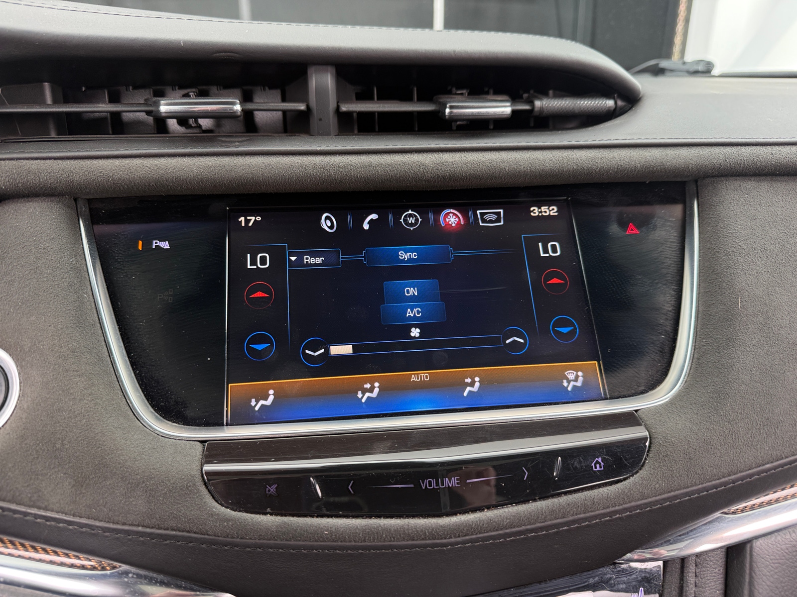 Thumbnail: 2017 Cadillac XT5 - 3