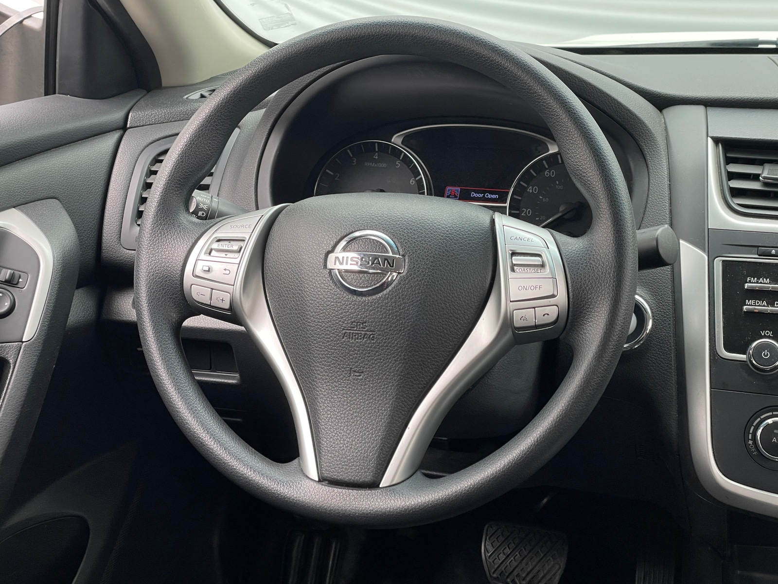 Thumbnail: 2017 Nissan Altima - 5