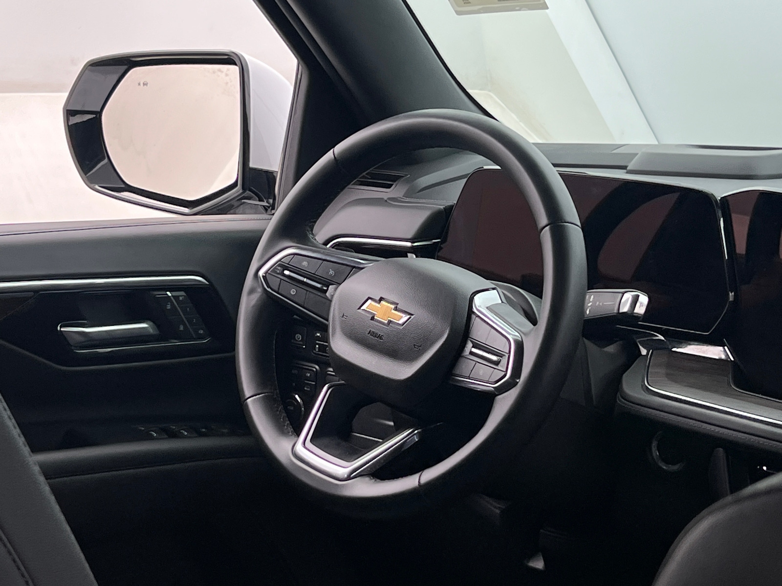 Thumbnail: 2025 Chevrolet Tahoe - 4