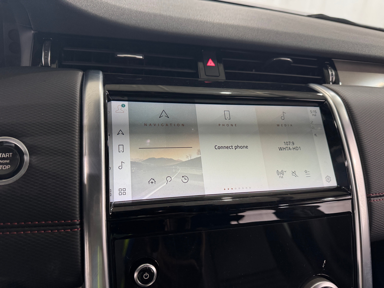 Thumbnail: 2022 Land Rover Discovery Sport - 3