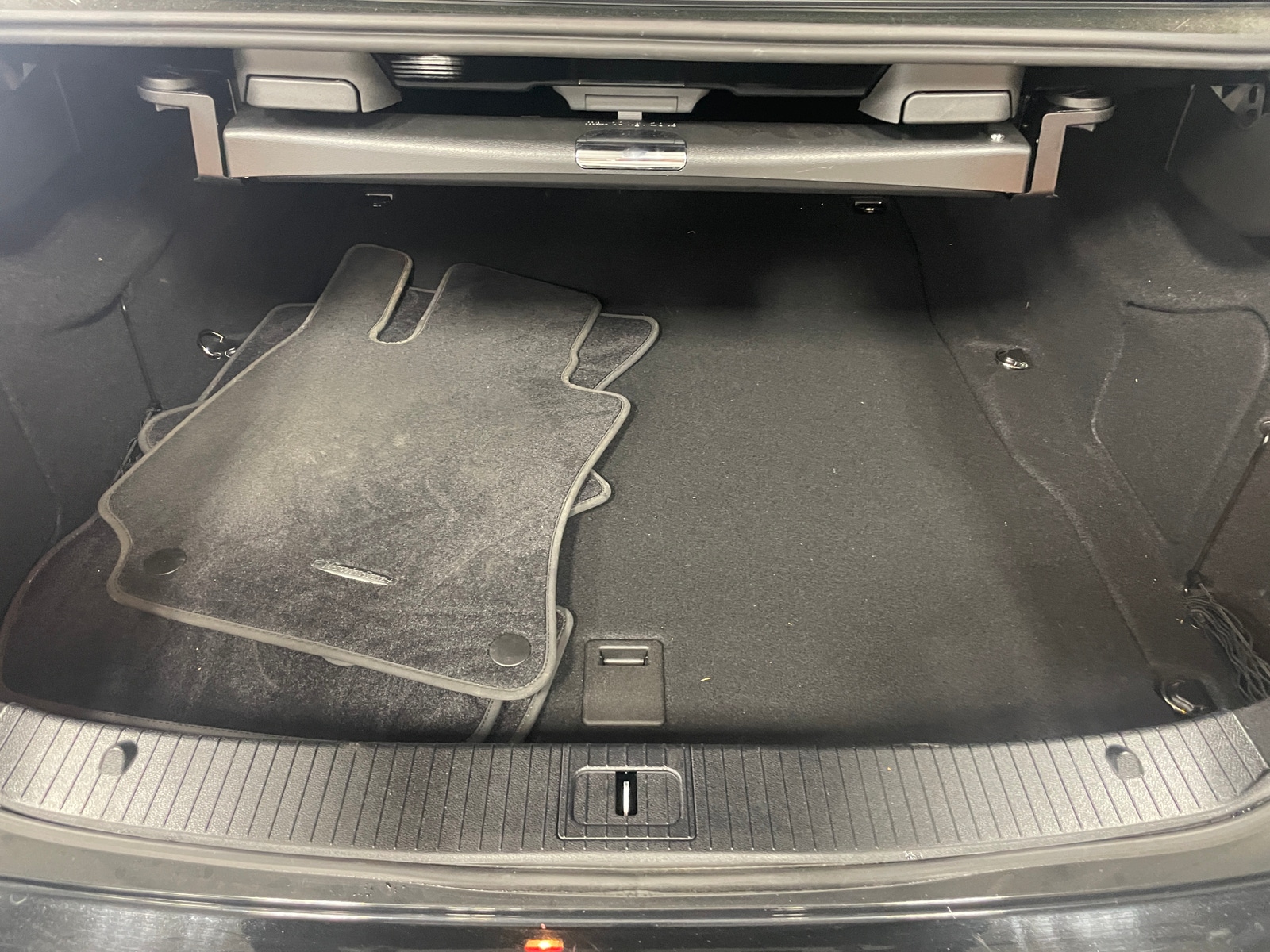 Thumbnail: 2012 Mercedes-Benz E-Class - 6