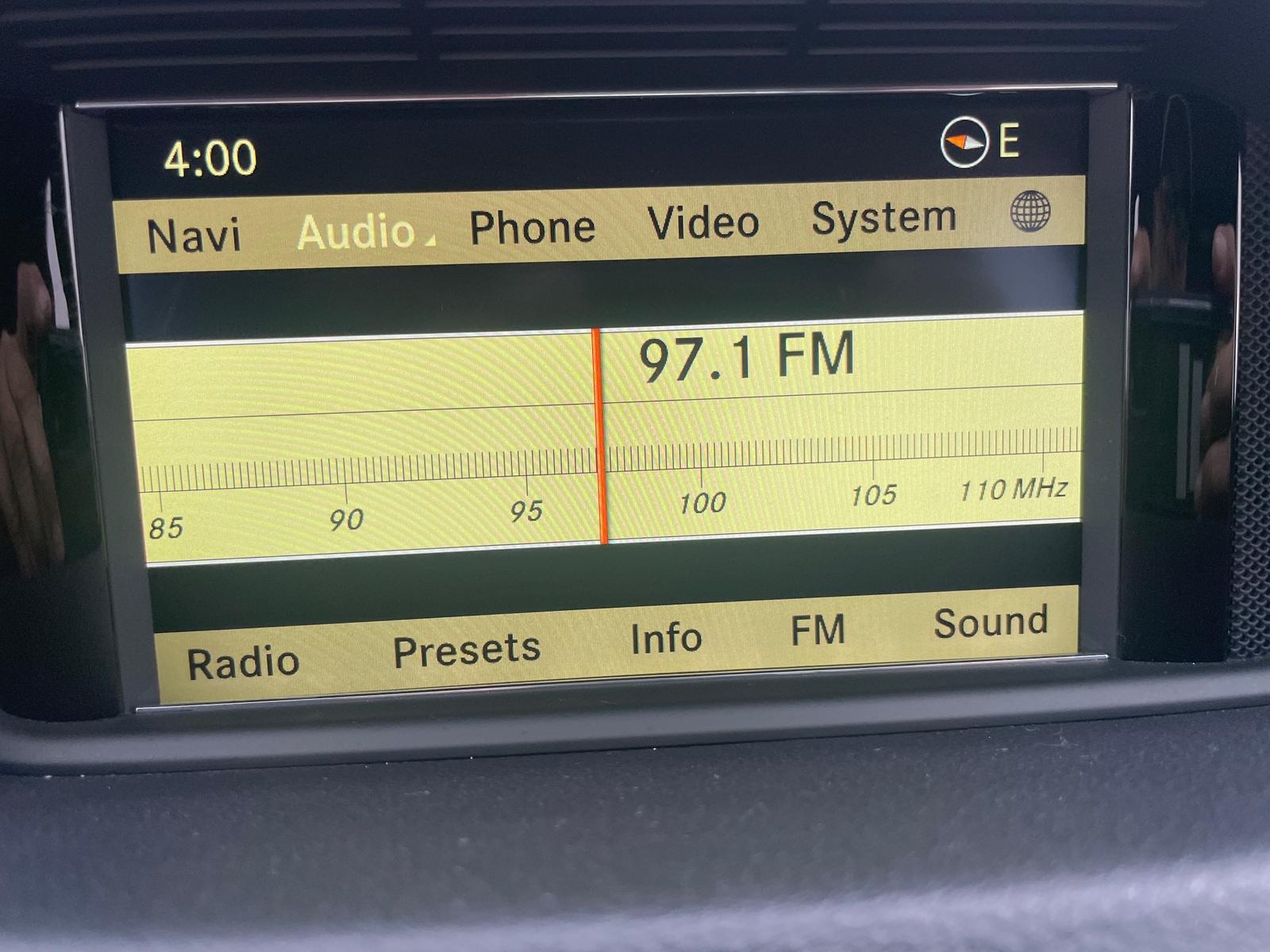 Thumbnail: 2012 Mercedes-Benz E-Class - 3