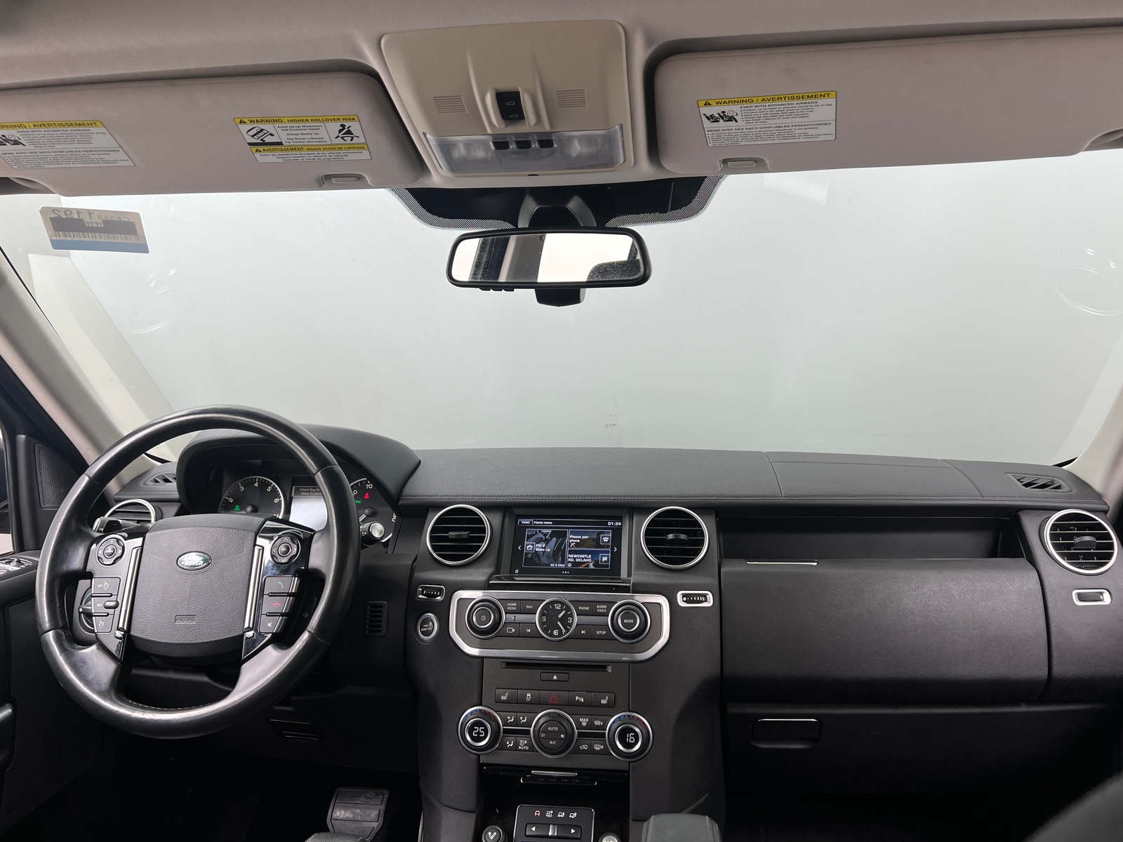 Thumbnail: 2016 Land Rover LR4 - 2