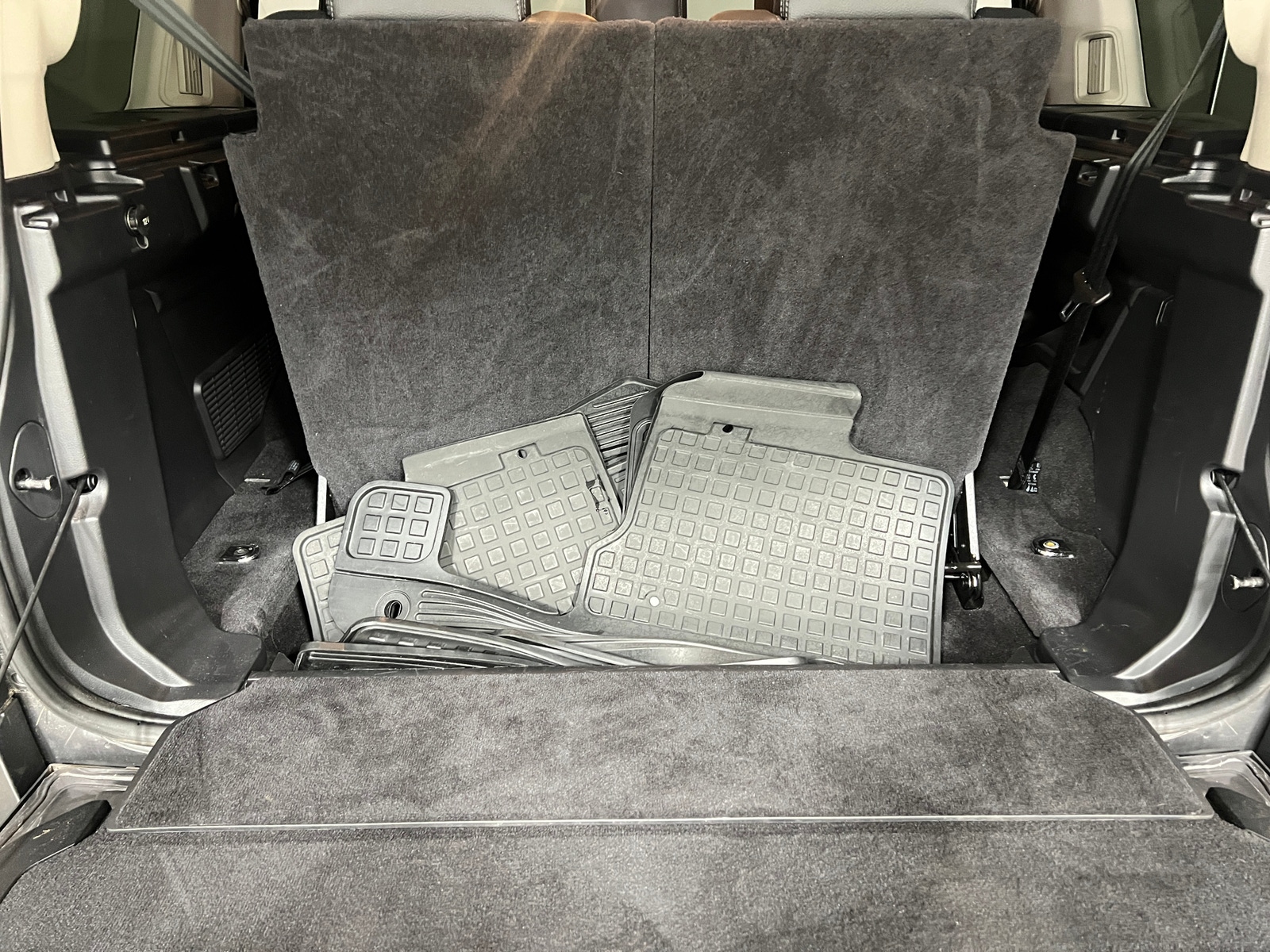 Thumbnail: 2016 Land Rover LR4 - 6