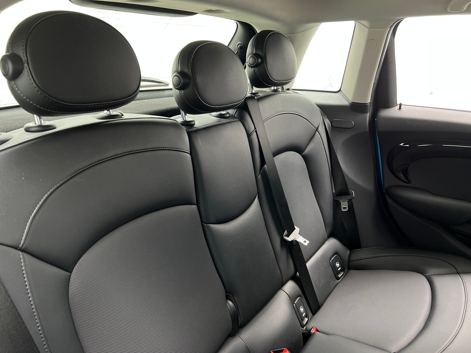 Thumbnail: 2015 MINI Cooper Hardtop - 5