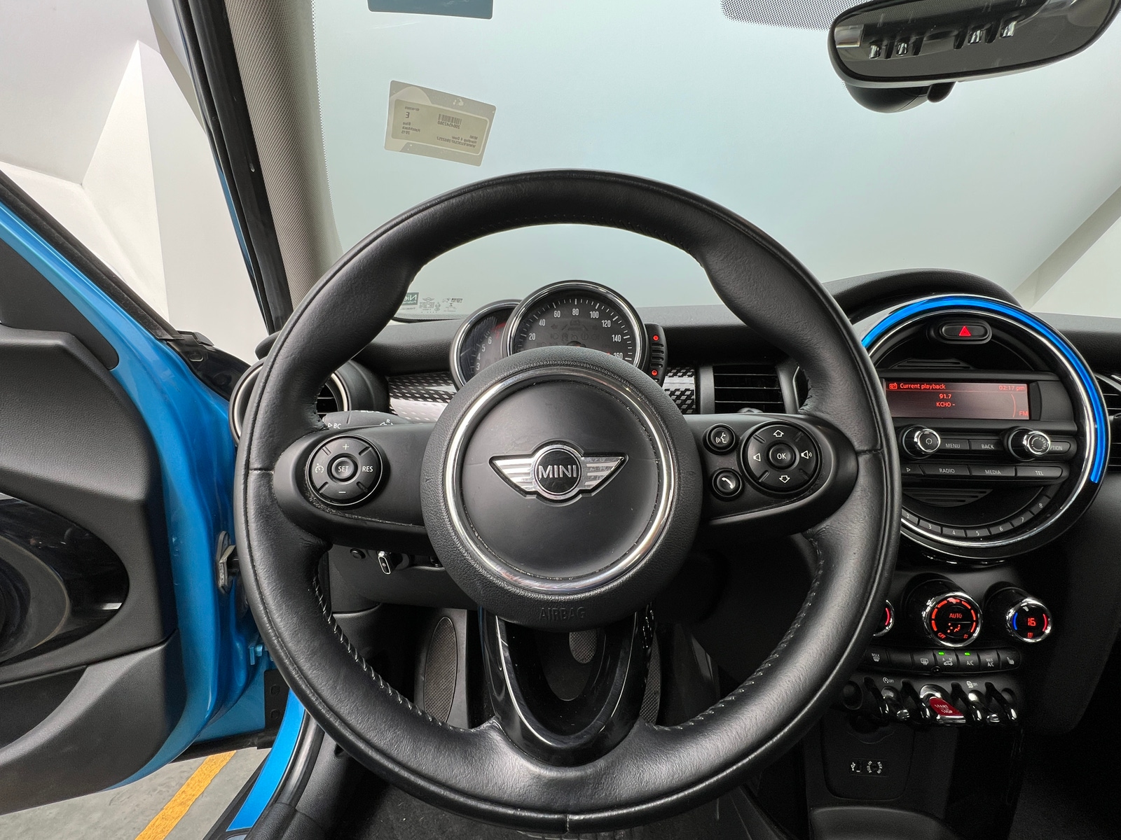 Thumbnail: 2015 MINI Cooper Hardtop - 4