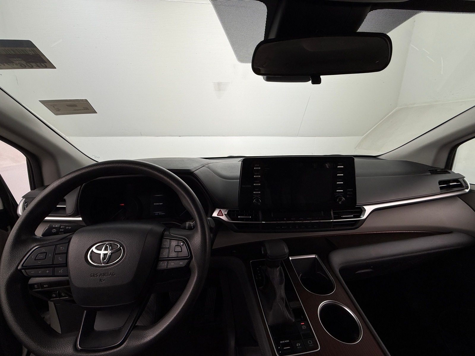 Thumbnail: 2024 Toyota Sienna - 3